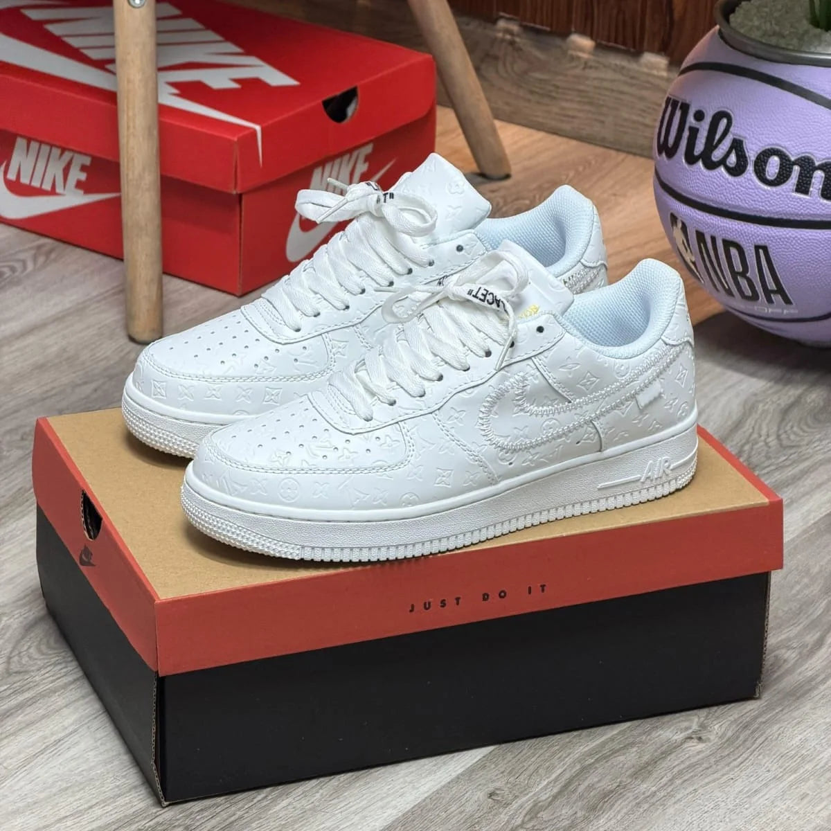 Nike Air Force 1 Low Monograma – Tenis Mujer