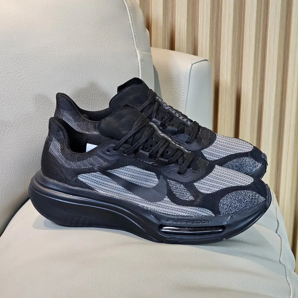 Nike Air Zoom Pegasus 40 Dark Edition – Tenis Hombre