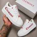 Clemont Tenis Hombre Blanco Bordado Gotico Rojo Escudo – Sneaker Premium Colombia JH Sport