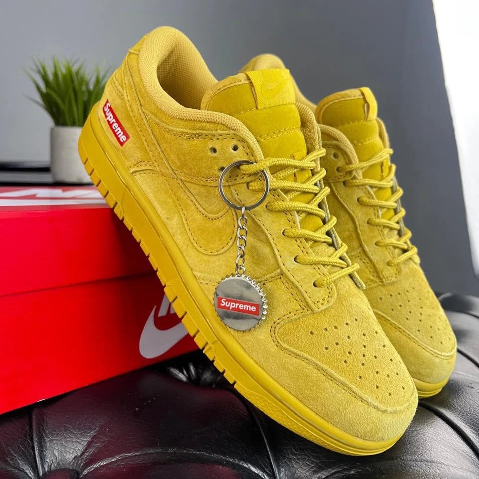 Nike SB Dunk Low x Supreme Hombre Crema – Collab Tenis Skate Colombia JH Sport