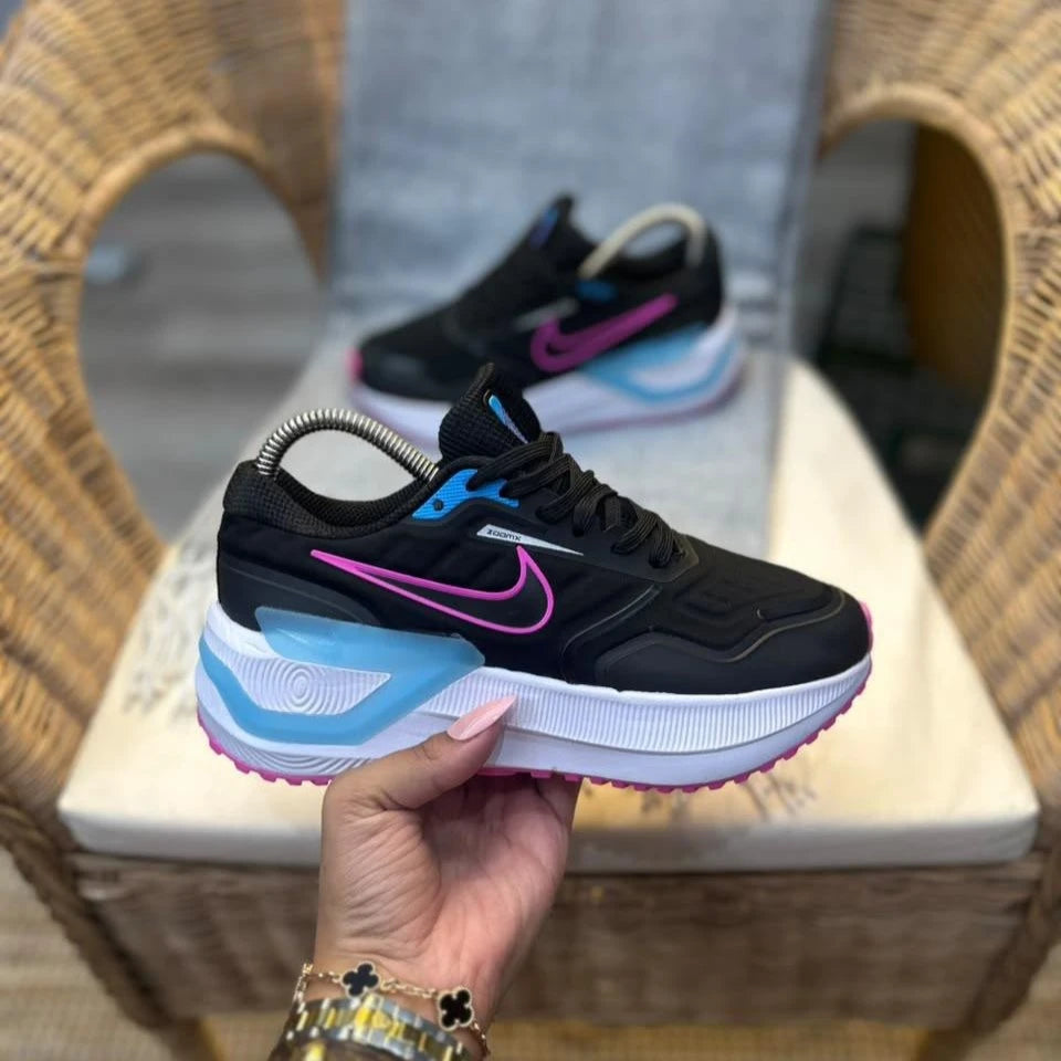 Nike ZoomX Invincible V2 – Tenis Mujer