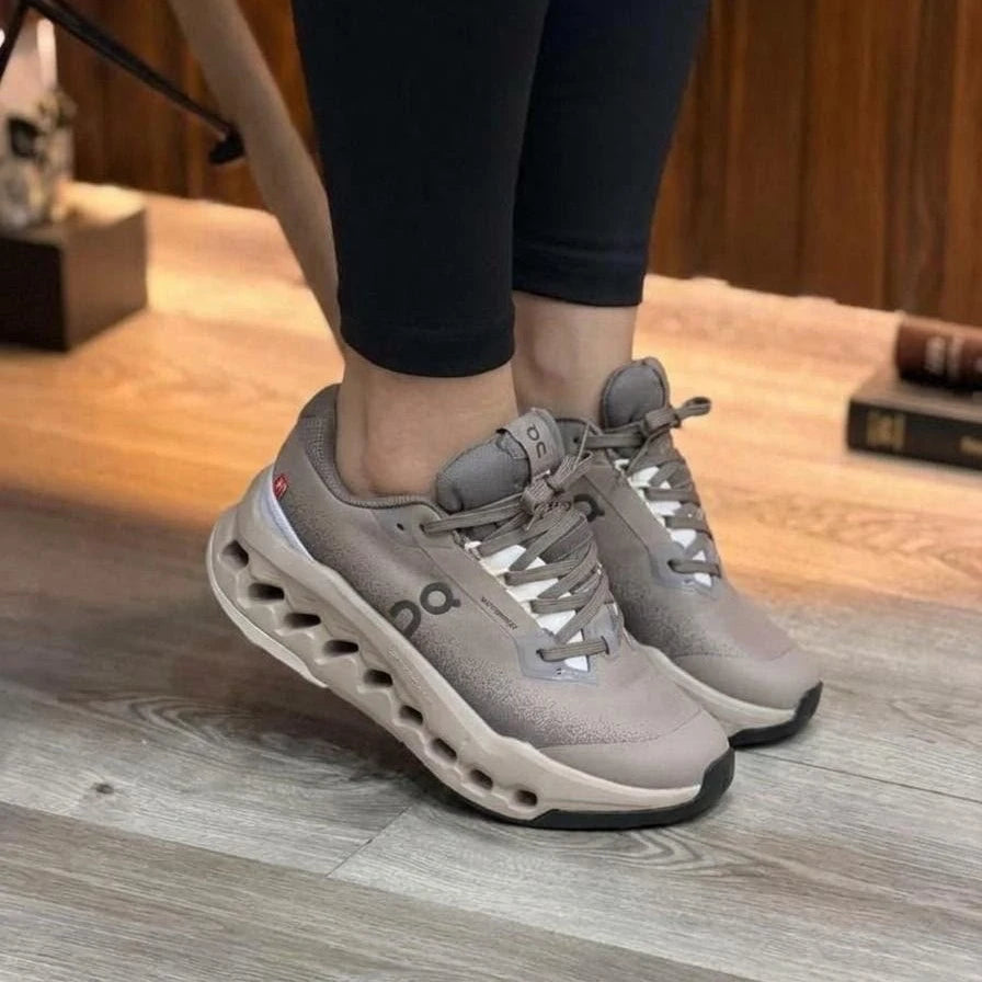 On Cloudsurfer Max – Tenis Mujer