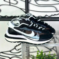 Nike x Sacai VaporWaffle Negro Blanco – Tenis Hombre JH Sport Colombia