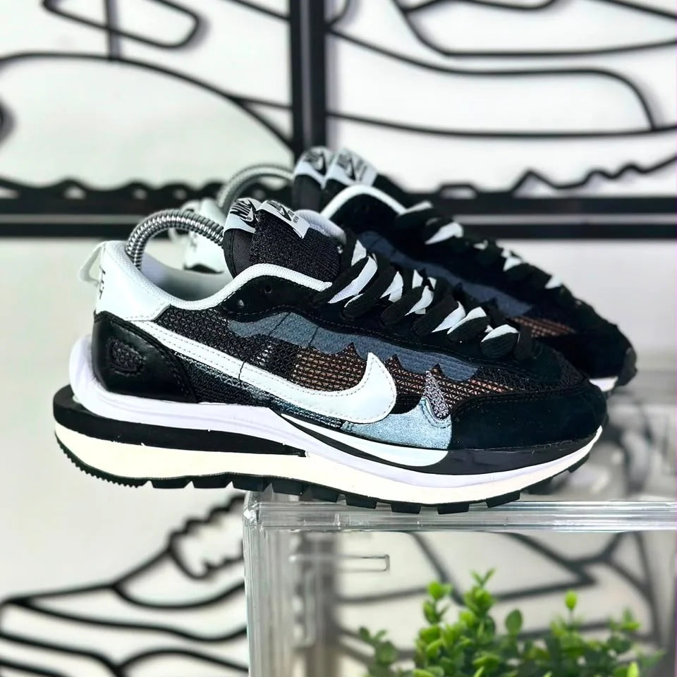 Nike x Sacai VaporWaffle Negro Blanco – Tenis Hombre JH Sport Colombia